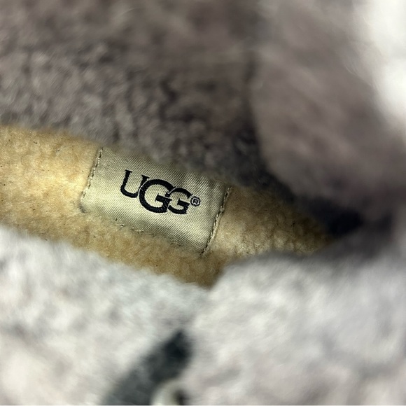 UGG Women’s Gradin Black Suede Combat Lace Up Boots Size 7 - Picture 9 of 12